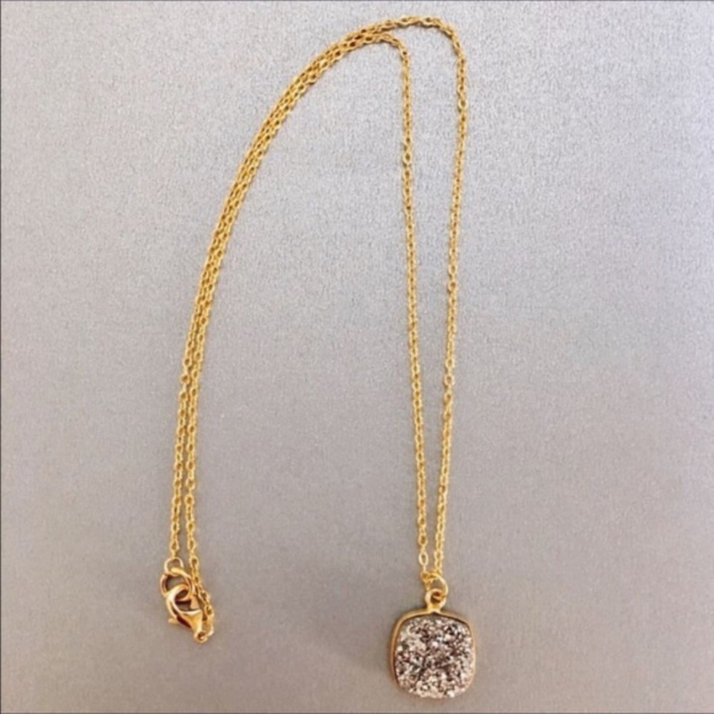 Stylish Platinum Druzy Gold Necklace